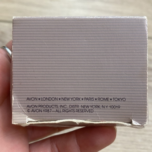 NIB Vintage Avon Zebra Stripe Pierced Earrings - Picture 7 of 7